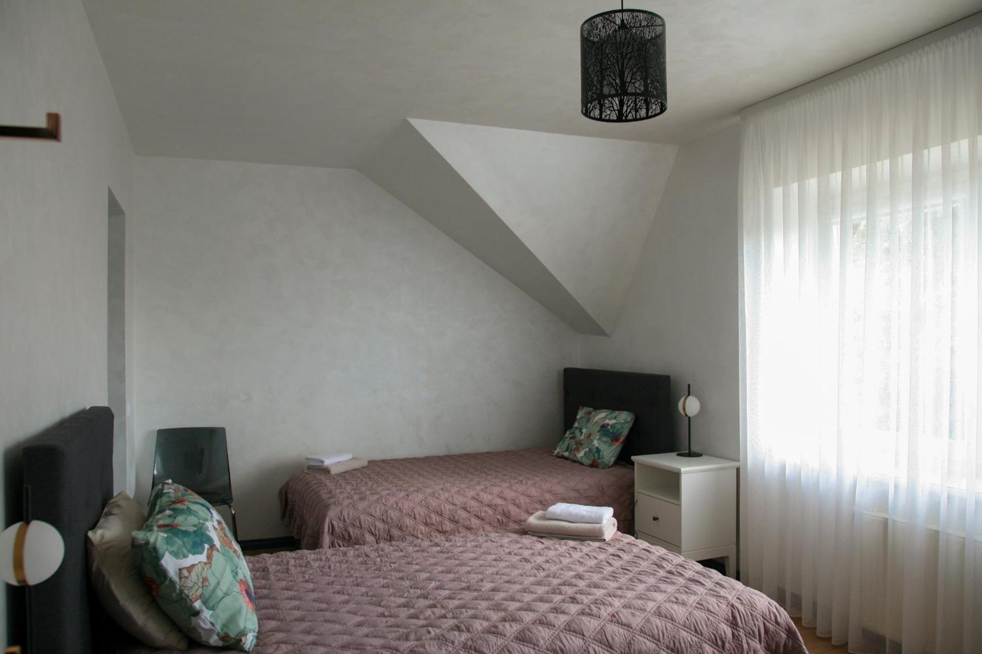 Pils Hotel Кандава Екстериор снимка
