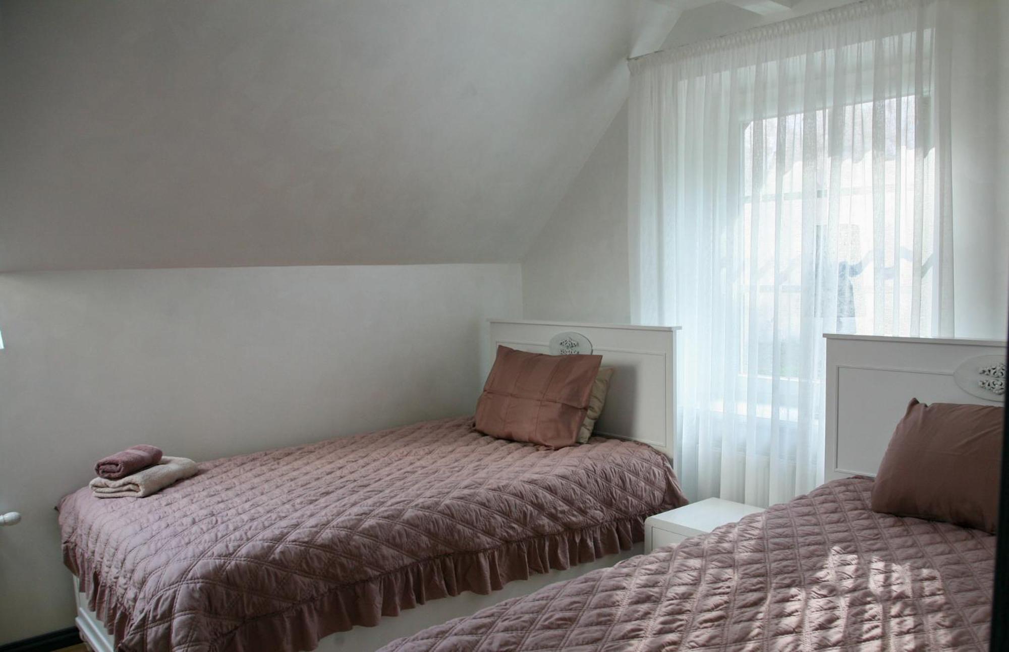 Pils Hotel Кандава Екстериор снимка