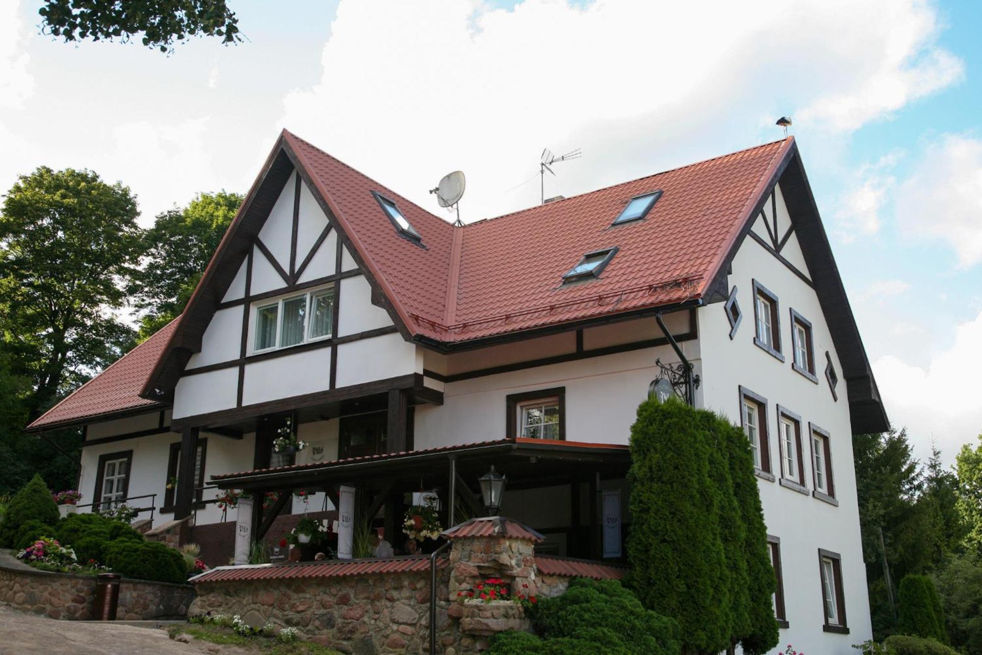 Pils Hotel Кандава Екстериор снимка
